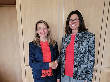 Vorsitzende Ilse Aigner begrüßt Petra Dieckmann